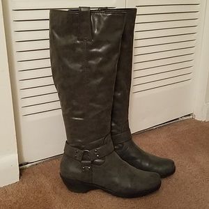 *New* 8.5 Wide Calf Aerosole Gray Boots